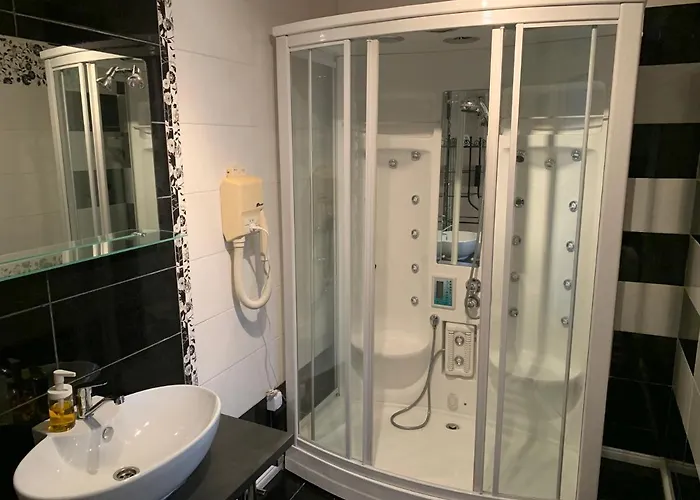 Nobless Boutique ブラショフ