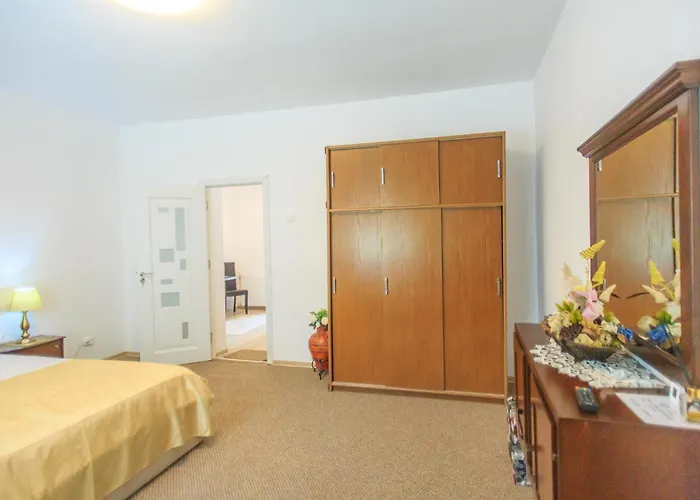 Nobless Boutique ブラショフ